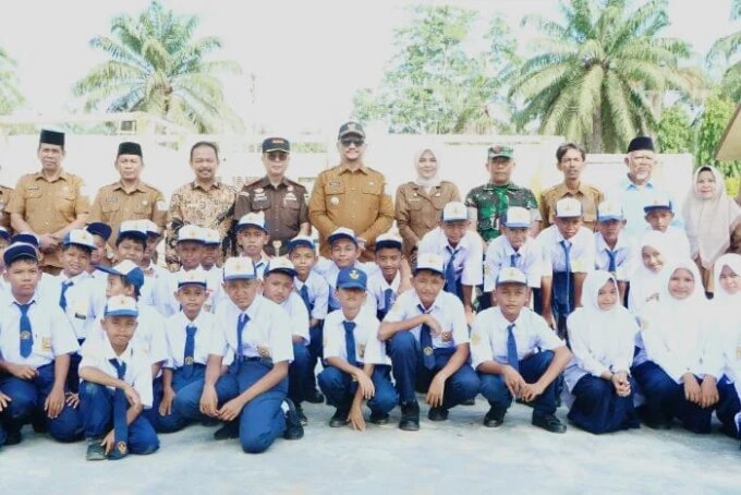 Ketua DPRK Aceh Tamiang Dampingi Bupati Tinjau MPLS – Detiktoday.com