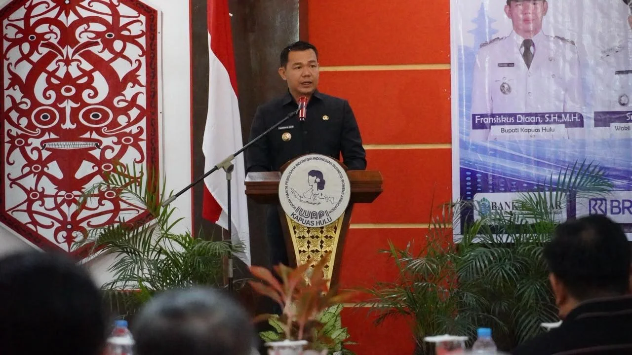 Kuatkan UMKM Perempuan, Bupati Fransiskus Diaan Kukuhkan Pengurus DPC IWAPI Kapuas Hulu 2026 – 2031 – Detiktoday.com