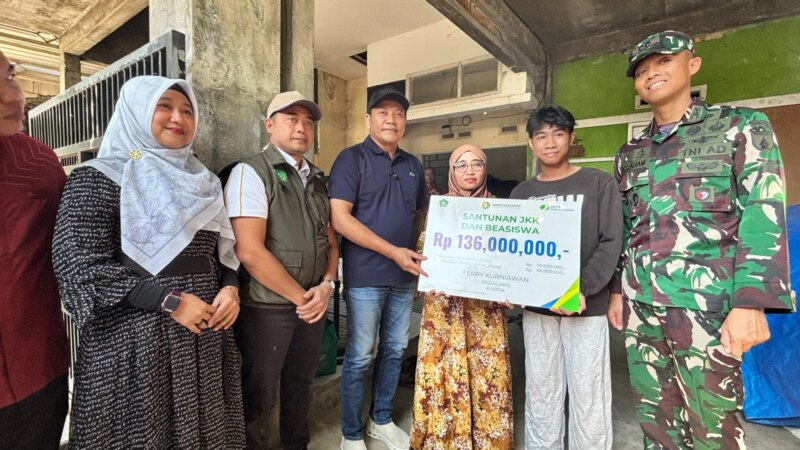 Baru Sebulan Jadi Peserta BPJS Ketenagakerjaan, Ahli Waris Pedagang Korban Kecelakaan Terima Santunan Rp136 Juta dari Bupati Subandi – Detiktoday.com