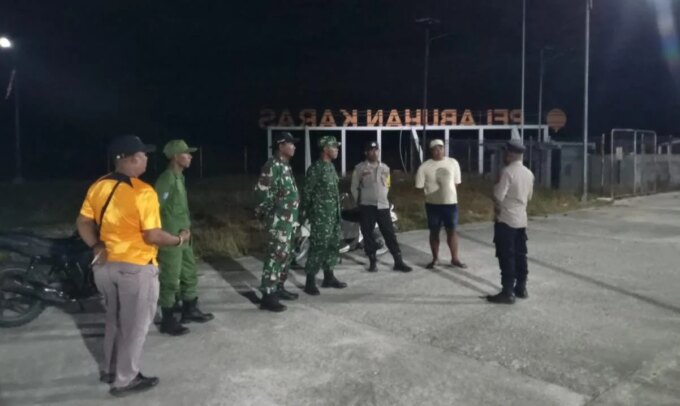 Ciptakan Rasa Aman, Patroli Gabungan Polsek Karas – TNI – Linmas Sasar Distrik Karas – Detiktoday.com
