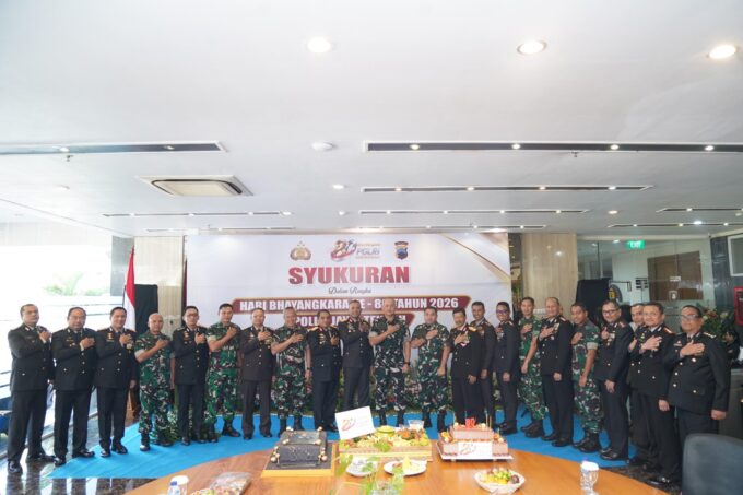 Perkokoh Sinergitas TNI-Polri, Pangdam IV/Diponegoro Hadiri Syukuran Hari Bhayangkara Ke-80 di Mapolda Jateng