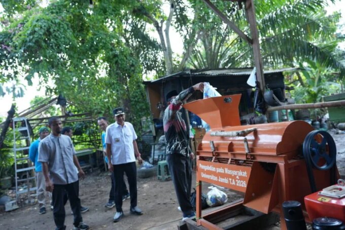FKIP UNJA Luncurkan Mesin Pengolah Sampah di Mendalo Indah, Perkuat Bank Sampah dan Ekonomi Sirkular – Detiktoday.com