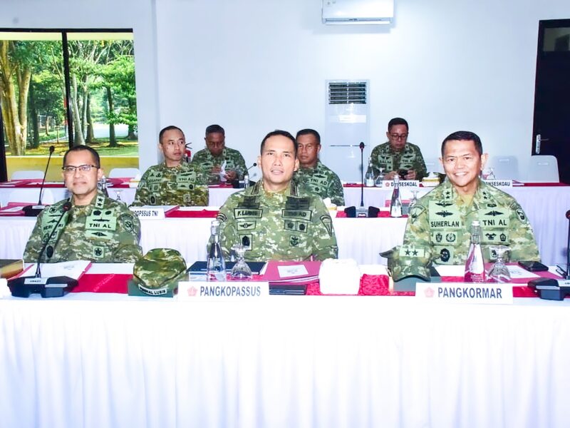 KAS KORMAR IKUTI UJI NASKAH III DAN PENGESAHAN DOKTRIN TNI "PERISAI TRISULA NUSANTARA" DI KODIKLAT TNI