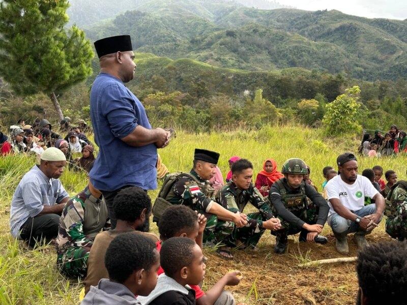 Gotong Royong Pemakaman, Pos Walesi Satgas Yonif 645/GTY Eratkan Kemanunggalan TNI-Rakyat di Asolipele – Detiktoday.com