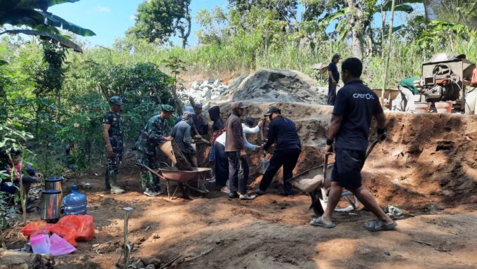 Desanya Ada Proyek Pembangunan Jembatan Garuda, Warga Antusias Kerja Gotong-Royong 