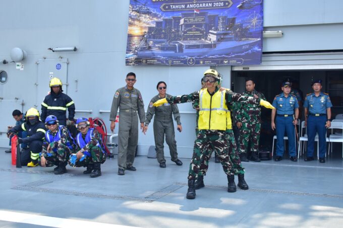 Pushidrosal Gelar Helideck Party di KRI Canopus-936