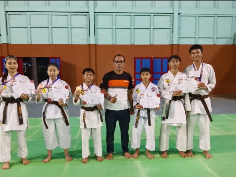 Pengcab INKANAS Kapuas Hulu Berikan Bonus Peraih Medali di Kejuaraan Piala Wagub Pelajar Dikbud Kalbar  – Detiktoday.com