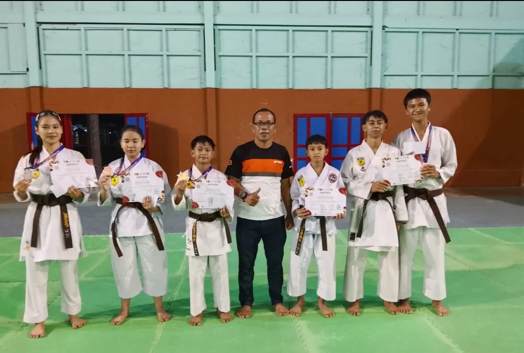 Pengcab INKANAS Kapuas Hulu Berikan Bonus Peraih Medali di Kejuaraan Piala Wagub Pelajar Dikbud Kalbar  – Detiktoday.com