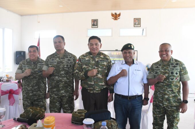 Menhan Tinjau Tiga Satuan Yonif TP Jajaran Kodam IV/Diponegoro, Tegaskan Kesiapan Kekuatan Masa Depan TNI AD