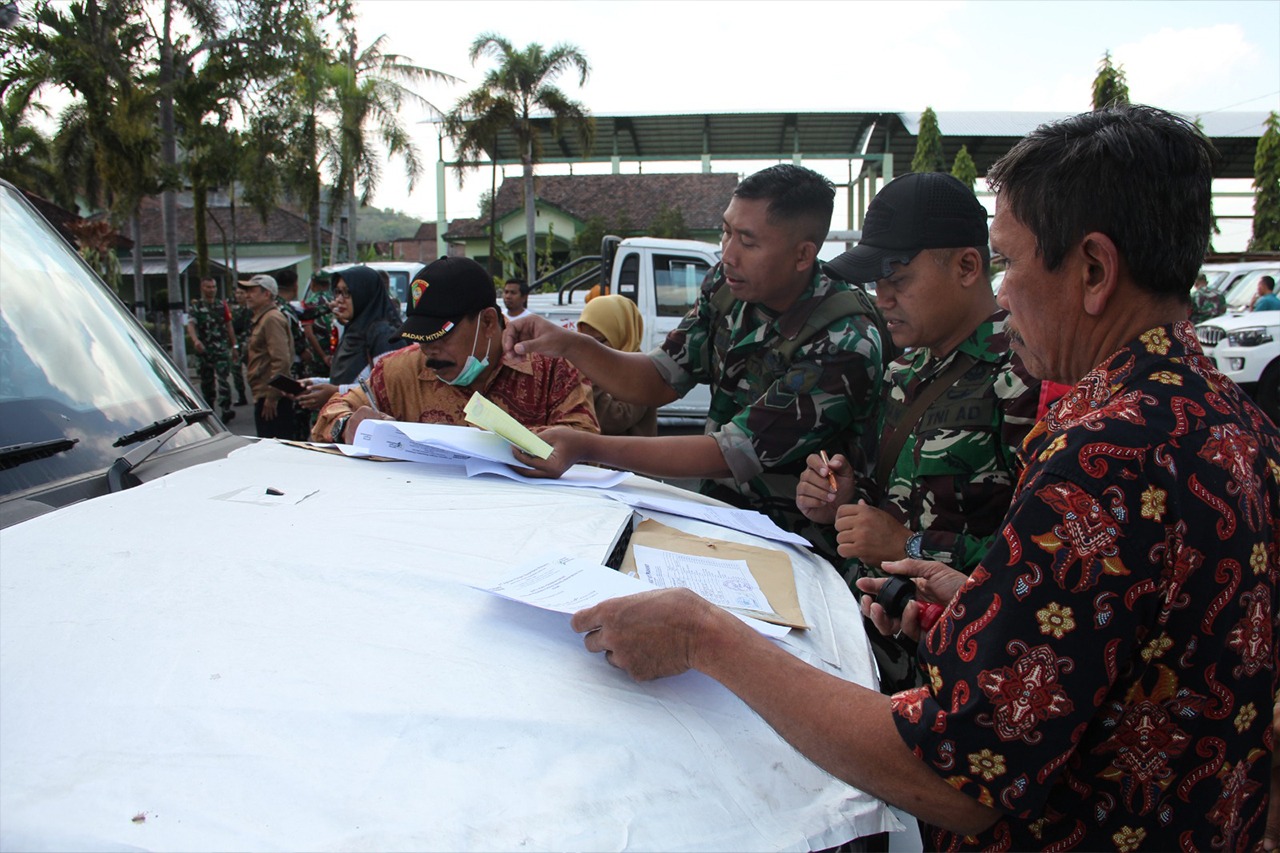 Kodim 0806/Trenggalek Salurkan 50 Mobil Pickup, untuk Perkuat Operasional Koperasi Merah Putih