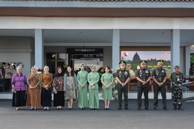 Pangdam IV/Diponegoro Dampingi Kasad Bekali Taruna Akmil, Siapkan Pemimpin TNI AD Menuju Indonesia Emas 2045