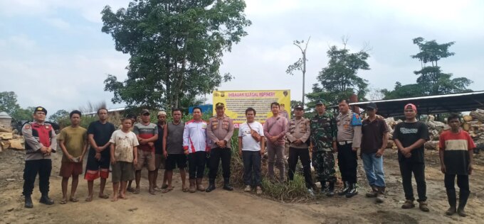 Polsek Bayung Lencir Cegah Illegal Refinery, Warga Diimbau Hentikan Penyulingan Minyak Ilegal – Detiktoday.com