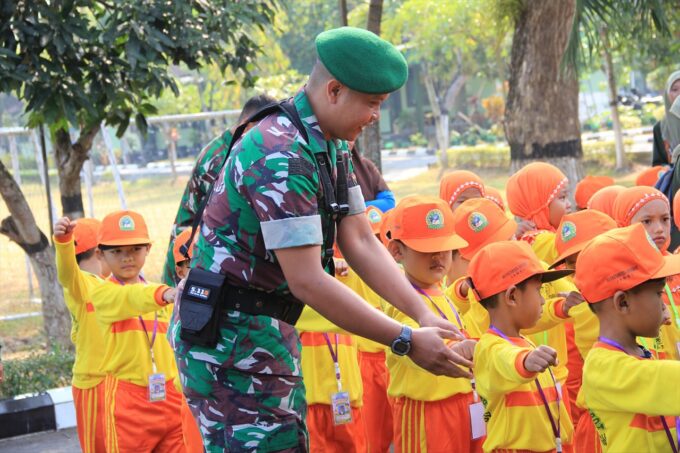 Kodim 0806/Trenggalek Kenalkan Dunia Militer kepada Siswa TK, Lewat Outing Class Edukatif