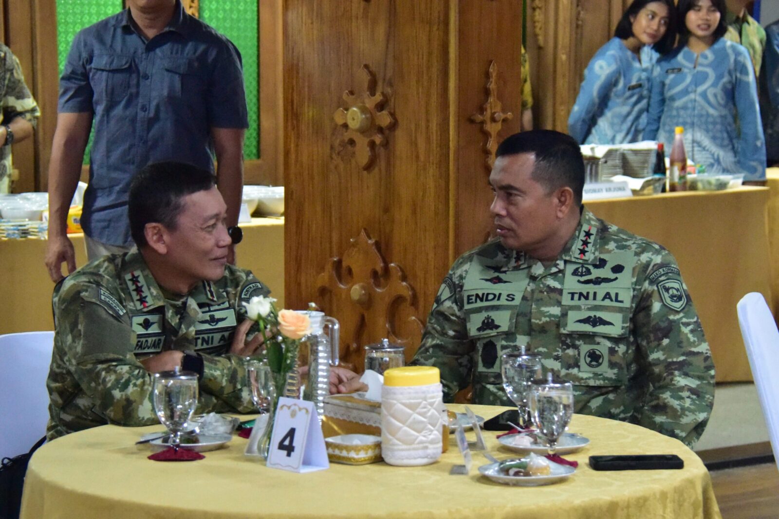 PANGKORMAR DAMPINGI PANGLIMA TNI TERIMA KUNJUNGAN SILATURAHMI KAPOLRI