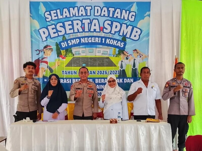 Kapolsek Kokas Beri Pembakalan ke Siswa Baru SMP 1 Kokas, Wujud Polri Peduli Pendidikan – Detiktoday.com
