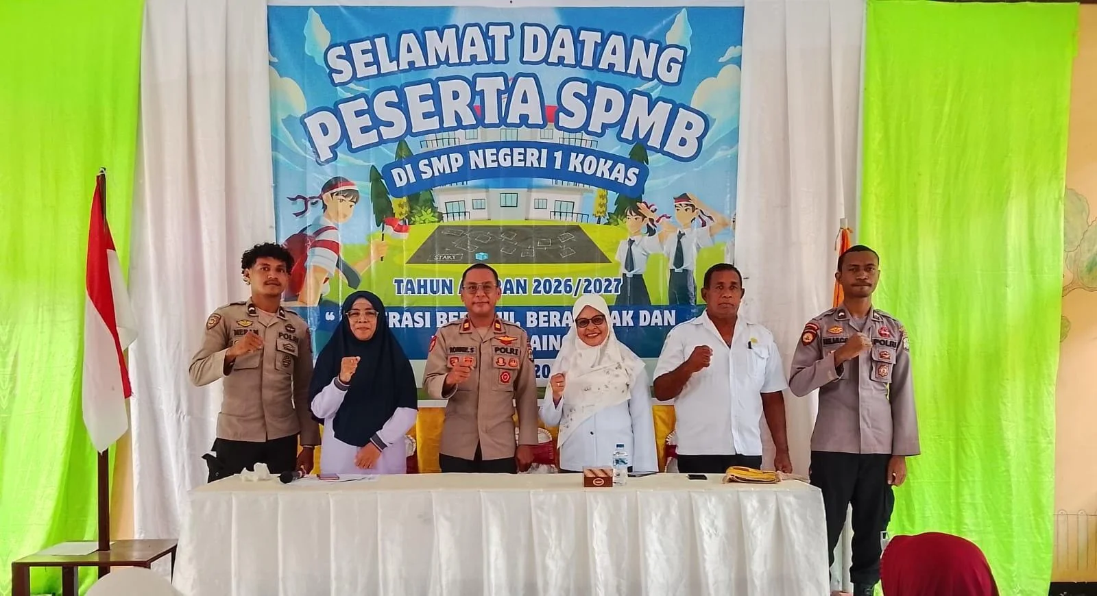 Kapolsek Kokas Beri Pembakalan ke Siswa Baru SMP 1 Kokas, Wujud Polri Peduli Pendidikan – Detiktoday.com