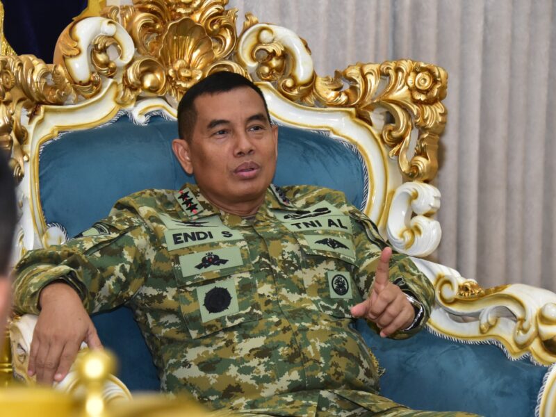 PANGKORMAR TERIMA LAPORAN KORPS KENAIKAN PANGKAT EMPAT PERWIRA TINGGI KORPS MARINIR TNI ANGKATAN LAUT