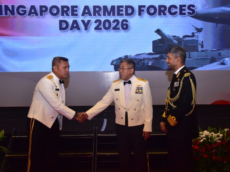 MEWAKILI PANGKORMAR, ASINTEL PANGKORMAR HADIRI HARI ANGKATAN BERSENJATA SINGAPORE TAHUN 2026