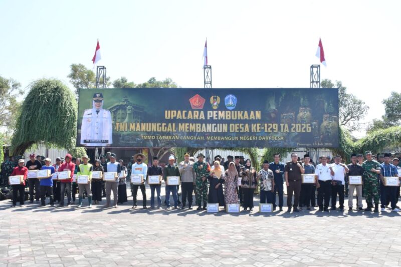 Terima Proyek Pembangunan TMMD Ke-129, Dansatgas Percepat Roda Pembangunan Desa Bulu Lor