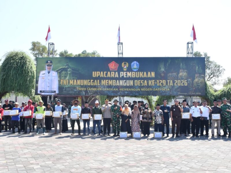 Terima Proyek Pembangunan TMMD Ke-129, Dansatgas Percepat Roda Pembangunan Desa Bulu Lor