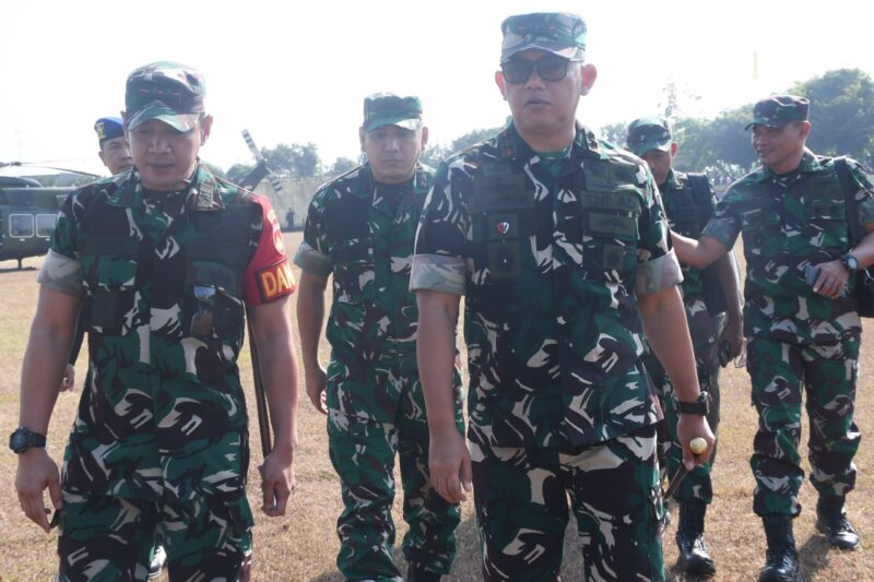 Kunjungi Yonif TP 450 dan 451, Pangdam IV/Diponegoro: Prajurit Harus Siap Operasi Tempur