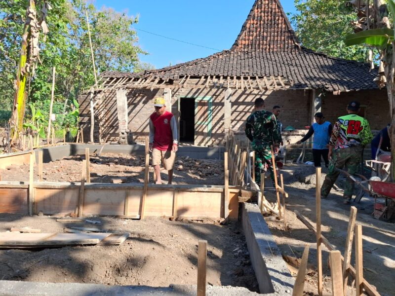 BURUH TANI INI TAK MENYANGKA RUMAHNYA AKAN DIREHAB