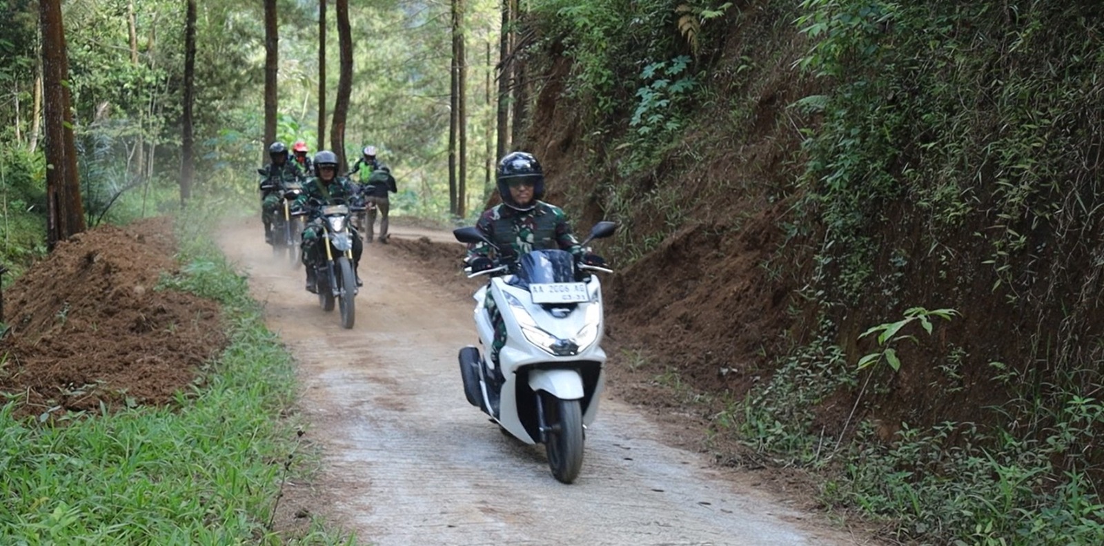 Letkol Inf Ketut Hendra Budihardja, Meninjau Langsung Progres Pengerjaan Dasaran Fisik TMMD di Desa Watuduwur