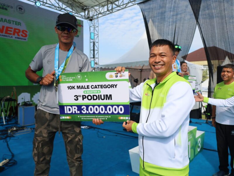 Komandan Bersama Prajurit Lanal Dumai Meriahkan Riau Bhayangkara Run 2026, Perkokoh Soliditas TNI-Polri Wujudkan Riau Yang Sehat, Hijau dan Lestari