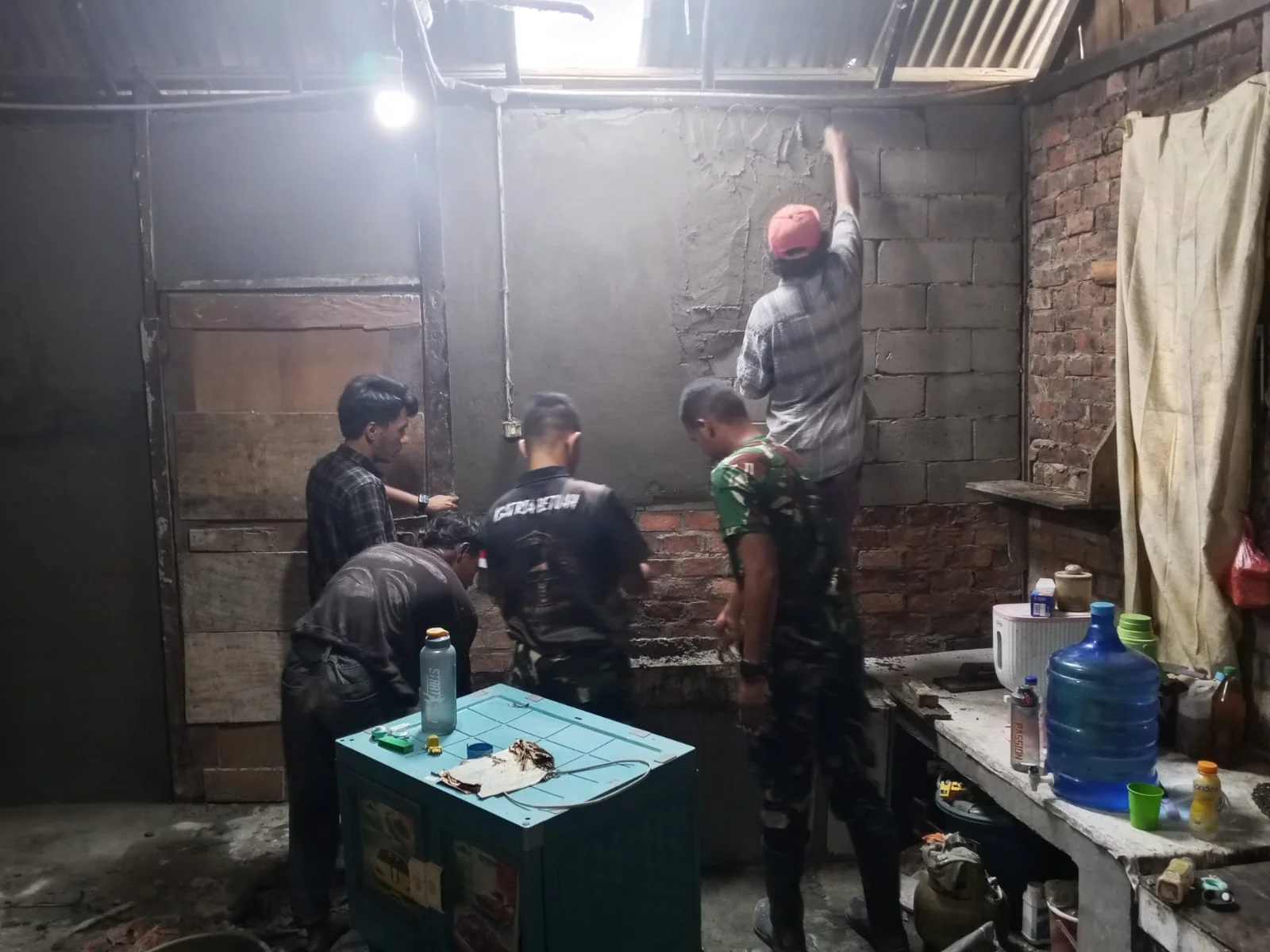 Hari Ketujuh, Rumah Sumilah Masih Dikebut Satgas TMMD ke 129 – Detiktoday.com