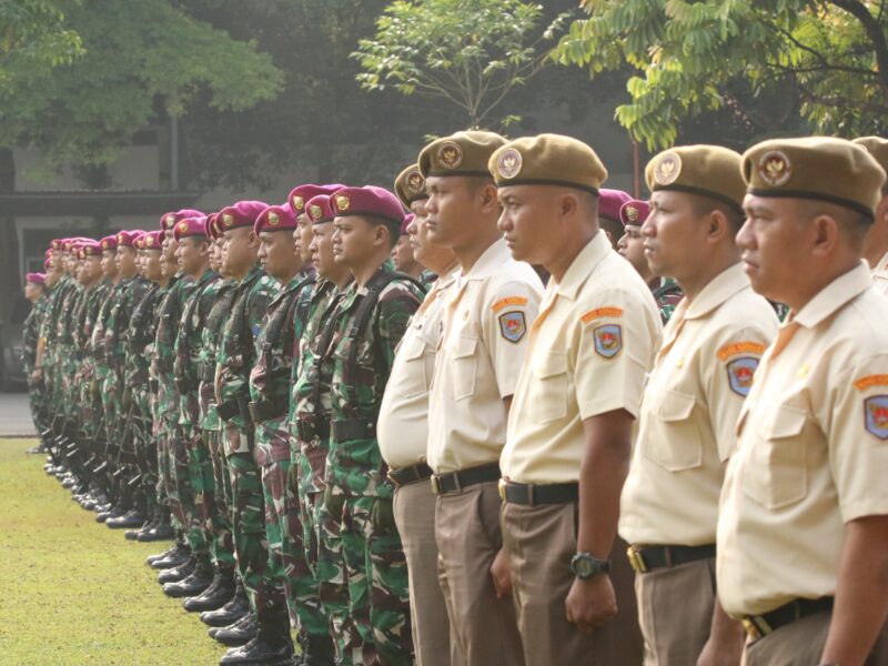 Waaskomlek Pangkormar Pimpin Upacara Bendera, Tekankan Profesionalisme dan Kewaspadaan Hadapi Tantangan Global