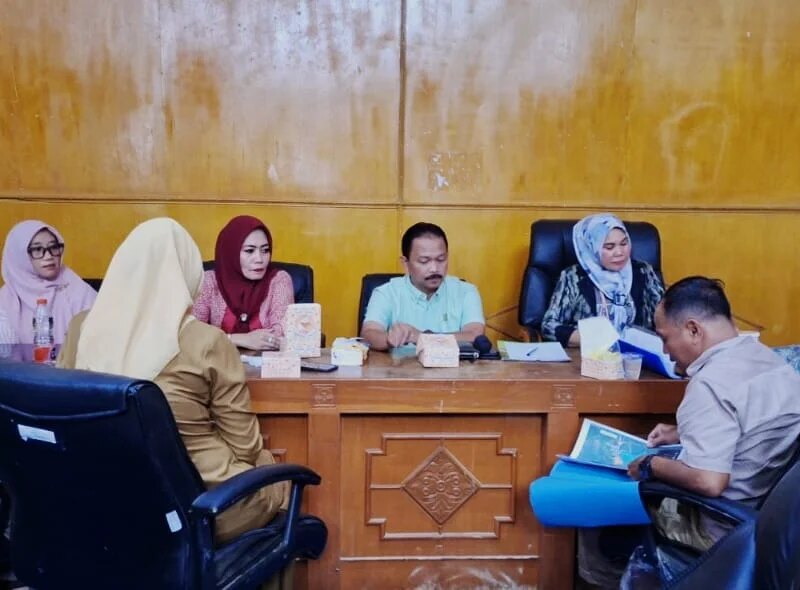 Dirut PT Seumadam Mangkir di RDP Dewan, Ketua Komisi I Kecewa dan Bubarkan Rapat – Detiktoday.com