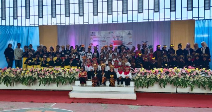DP3AP2KB Fakfak Ajak Anak Berkarya dan Bangga Budaya, Ratusan Siswa SD Tunjukkan Kreativitas di Gedung Koni – Detiktoday.com