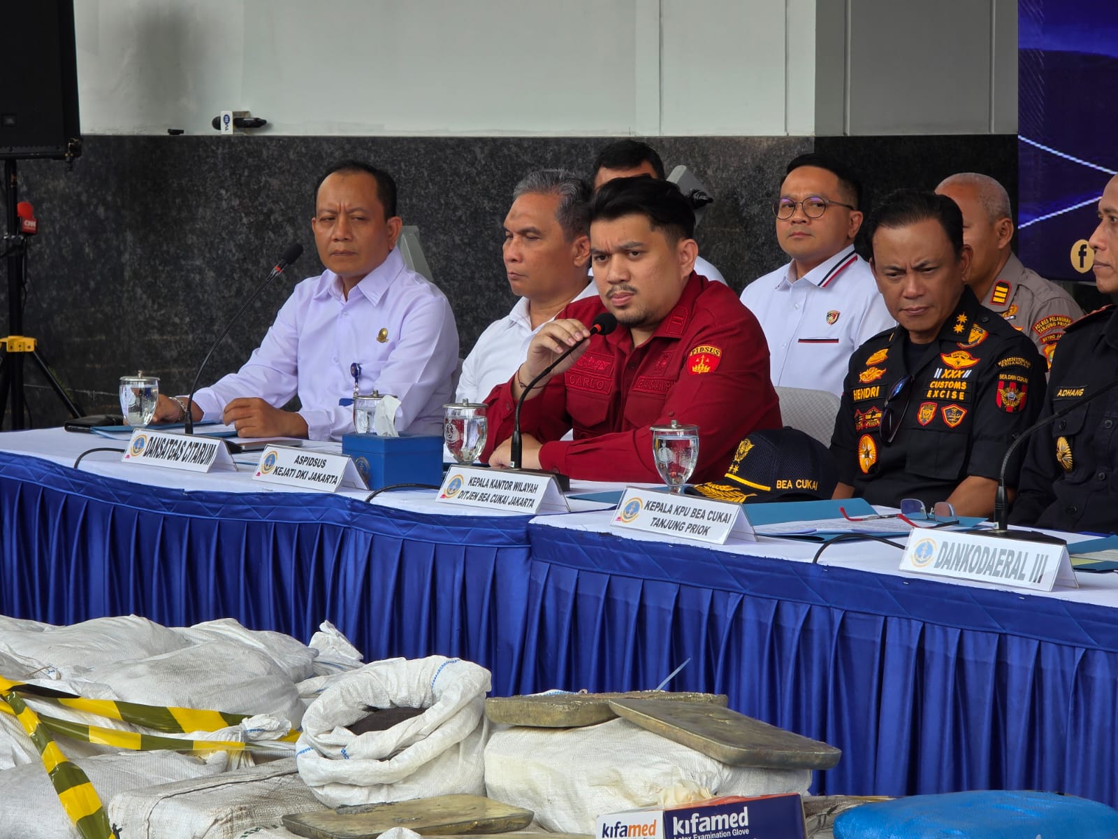 SELAMATKAN KERUGIAN NEGARA MILIARAN RUPIAH, KODAERAL III GAGALKAN DUA KALI UPAYA PENYELUNDUPAN PASIR TIMAH DAN TIMAH BALOK ILEGAL
