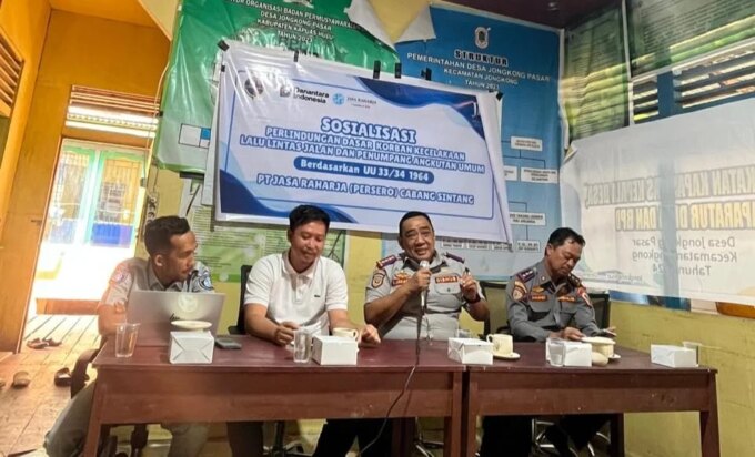 Dishub Kapuas Hulu Gandeng Jasa Raharja Sosialisasi Perlindungan Dasar Kecelakaan untuk Pelaku Angkutan Sungai di Jongkong – Detiktoday.com