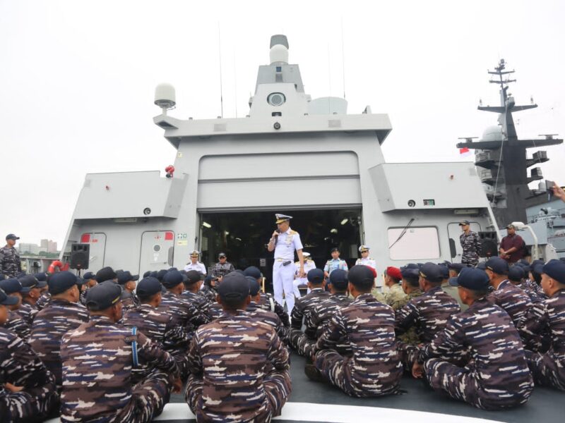 PERKUAT DIPLOMASI MARITIM, DELEGASI TNI AL SAMBUT KEDATANGAN SATGAS LATMA ORRUDA 2026 DI VLADIVOSTOK, RUSIA