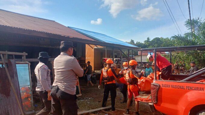 Jenazah Rasidin Asal Batang Jawa Tengah Korban Tenggelam di Sungai Batang Bunut Kapuas Hulu Ditemukan  – Detiktoday.com