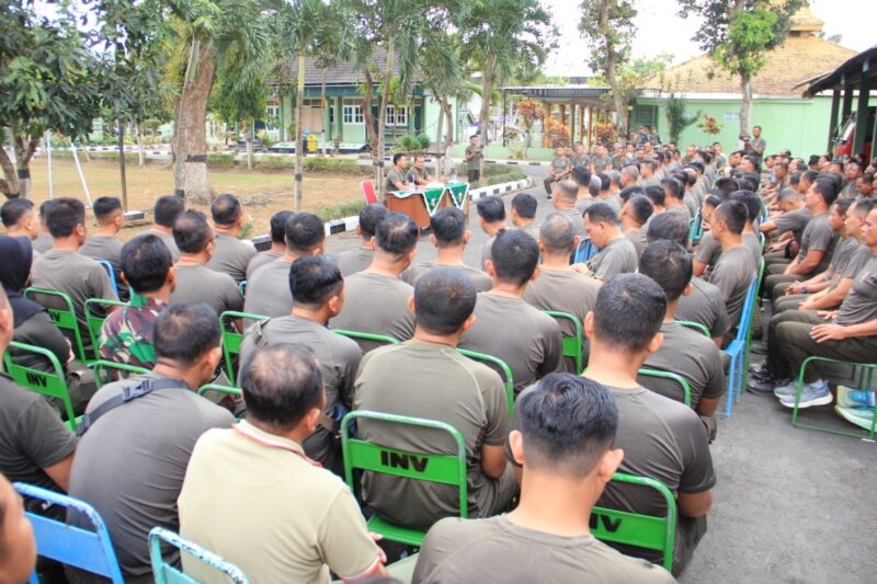 Dandim 0806/Trenggalek Tekankan Disiplin dan Soliditas Prajurit Lewat Jam Komandan