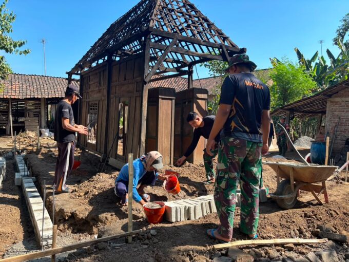 Tim Satgas TMMD 129 Bulu Lor Aktif Berikan Layanan Kesehatan dan Fisik