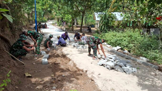 KADES BULU LOR: SPESIFIKASI TEKNIK PEMBANGUNAN PAVING JALAN SASARAN TMMD KE-129 SESUAI KONTUR TANAH