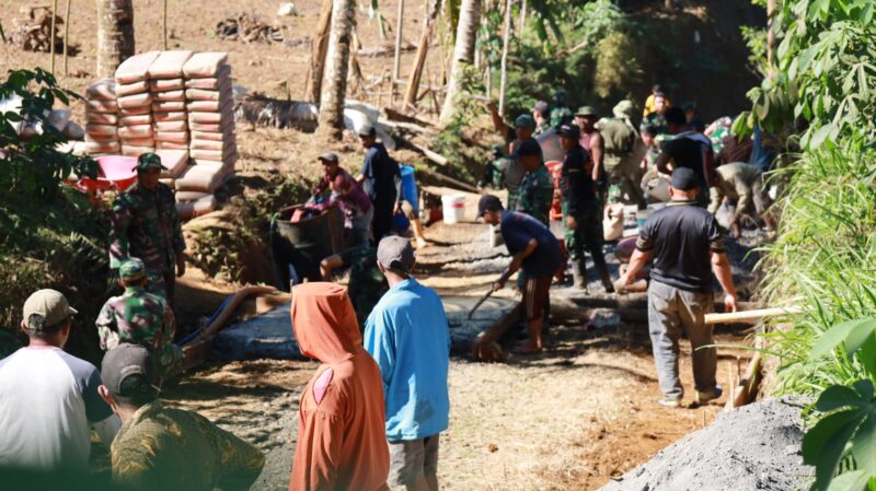 Melalui Program TMMD Reguler ke-129, Semangat Pengabdian Diwujudkan Dalam Setiap Tetes Keringat Yang Tercurah di Lapangan