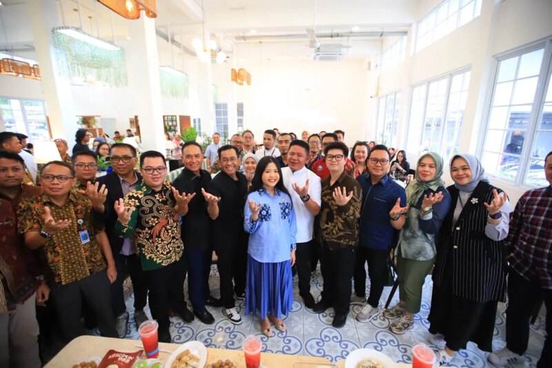 Herman Deru dan OJK Perkuat Ekosistem Wirausaha Muda, Outlet UMKM Sultan Muda Resmi Dibuka – Detiktoday.com