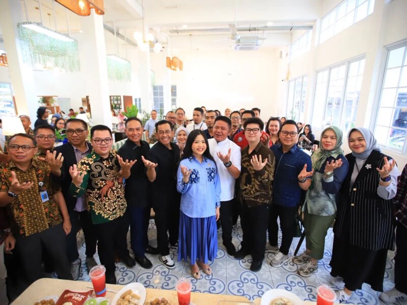 Herman Deru dan OJK Perkuat Ekosistem Wirausaha Muda, Outlet UMKM Sultan Muda Resmi Dibuka – Detiktoday.com