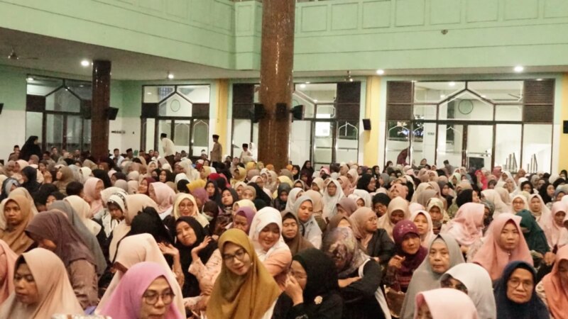 Bupati Sidoarjo Subandi Apresiasi Kiprah Ummi Peduli di Usia Satu Dekade, Gelar Pengajian Akbar Bersama Hanan Attaki – Detiktoday.com