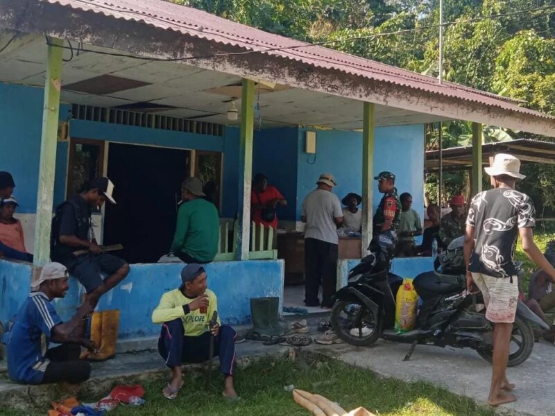 Sinergi TNI-Pemerintah, Babinsa Fakfak Timur Kerja Bakti Sambut Tim Ekspedisi Patriot – Detiktoday.com