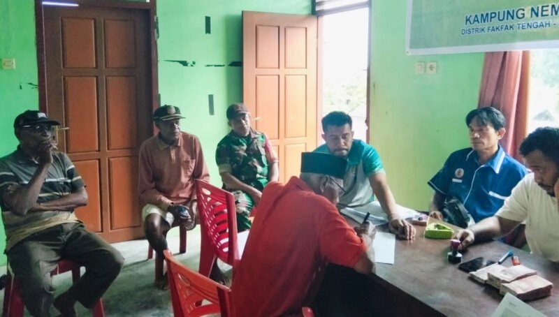 Perkuat Kemanunggalan, Babinsa Dampingi Rapat Penyaluran BLT Dana Kampung Nemewikarya – Detiktoday.com
