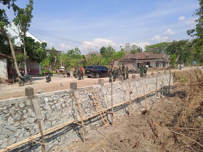 Lihat Progres Sasaran Fisik, Dansatgas TMMD 129 Terjun ke Lokasi 