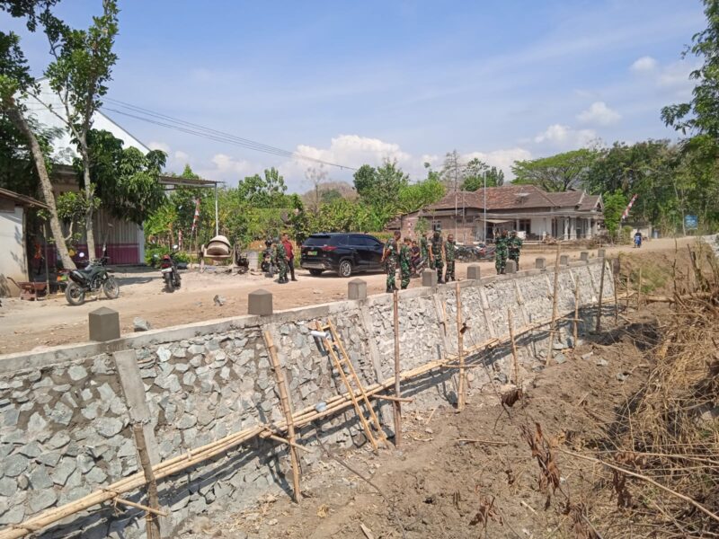 Lihat Progres Sasaran Fisik, Dansatgas TMMD 129 Terjun ke Lokasi 