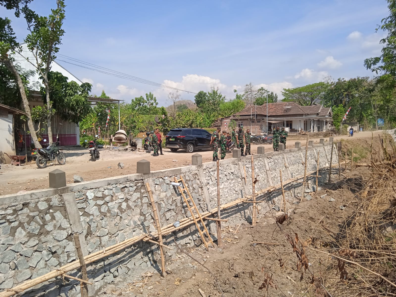 Lihat Progres Sasaran Fisik, Dansatgas TMMD 129 Terjun ke Lokasi 