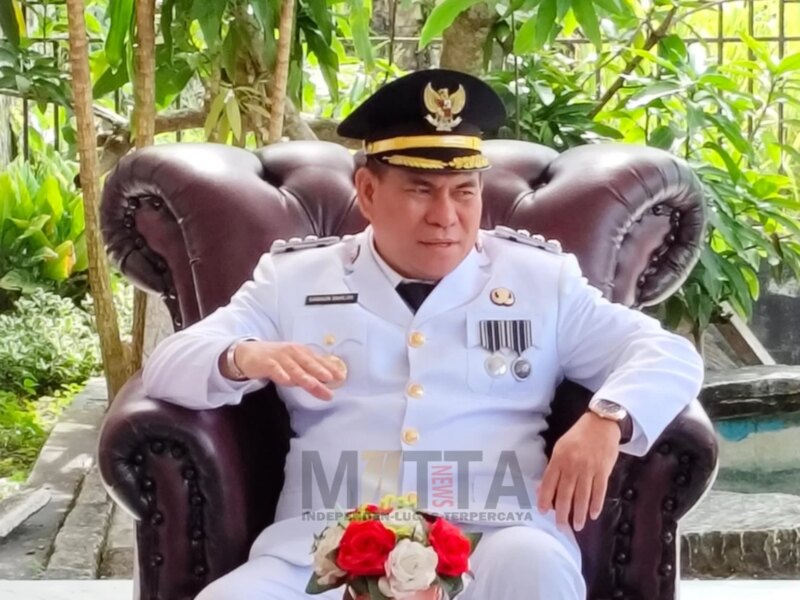 Sambut HUT ke-81 RI, Bupati Fakfak Perintah Turunkan Atribut Piala Dunia 2026 dan Kibarkan Bendera Merah Putih – Detiktoday.com