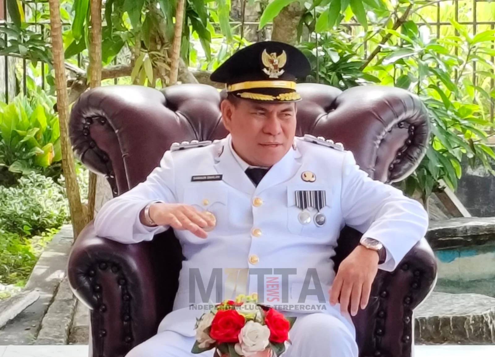Sambut HUT ke-81 RI, Bupati Fakfak Perintah Turunkan Atribut Piala Dunia 2026 dan Kibarkan Bendera Merah Putih – Detiktoday.com